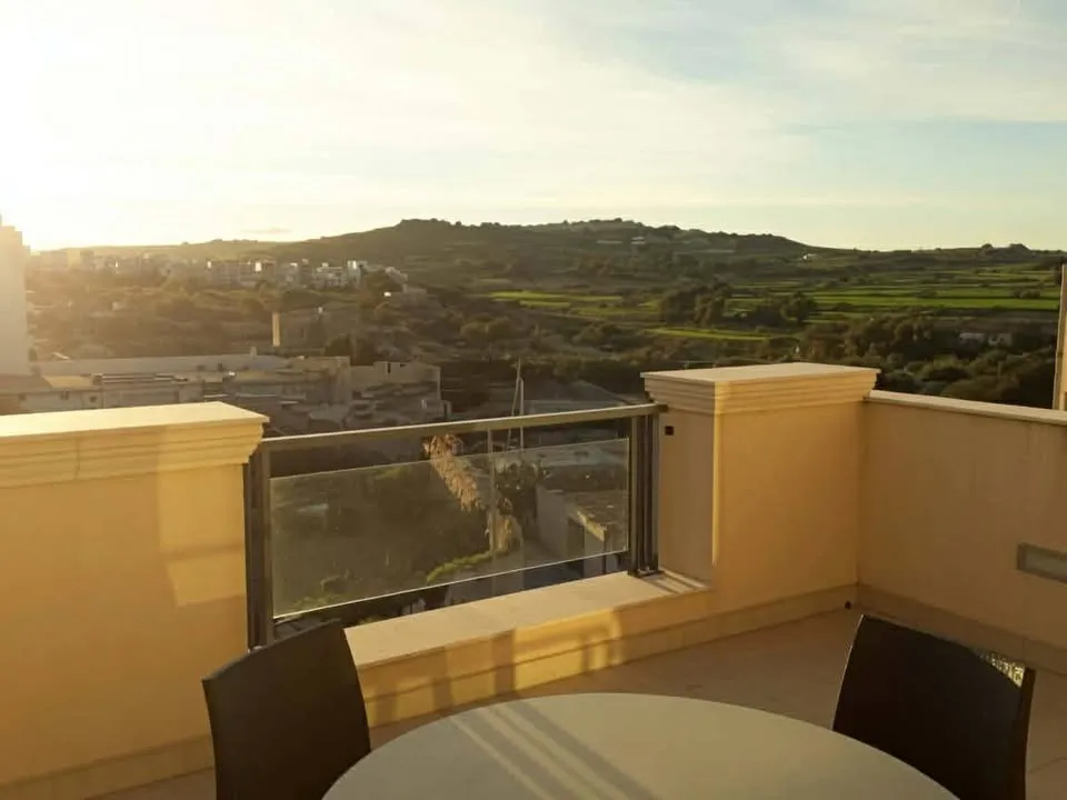 Modern, Fully-equipped 2 Bedrooms in Mosta