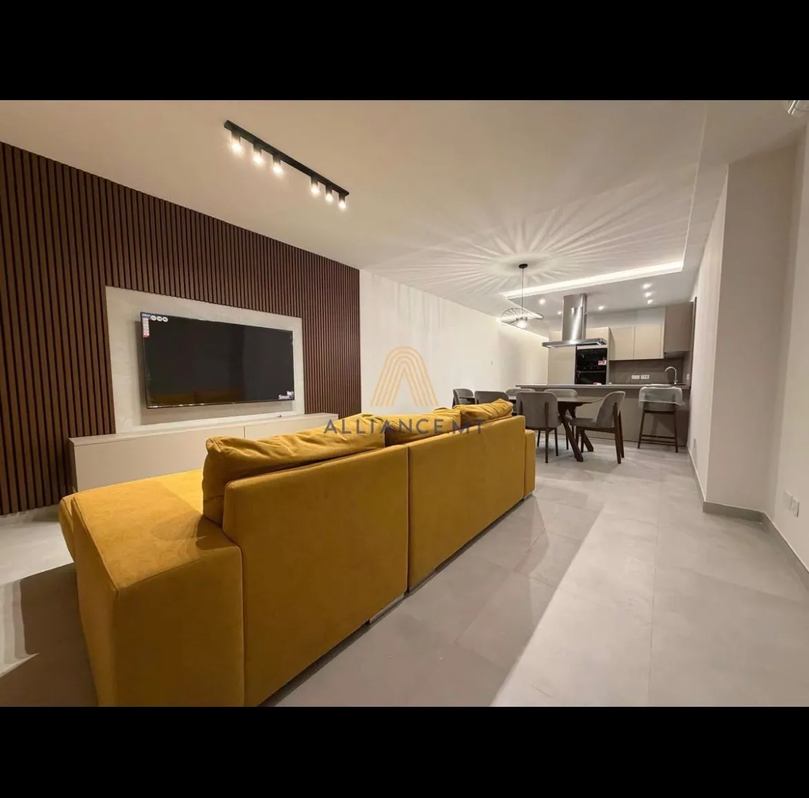 Elevated ground-floor maisonette