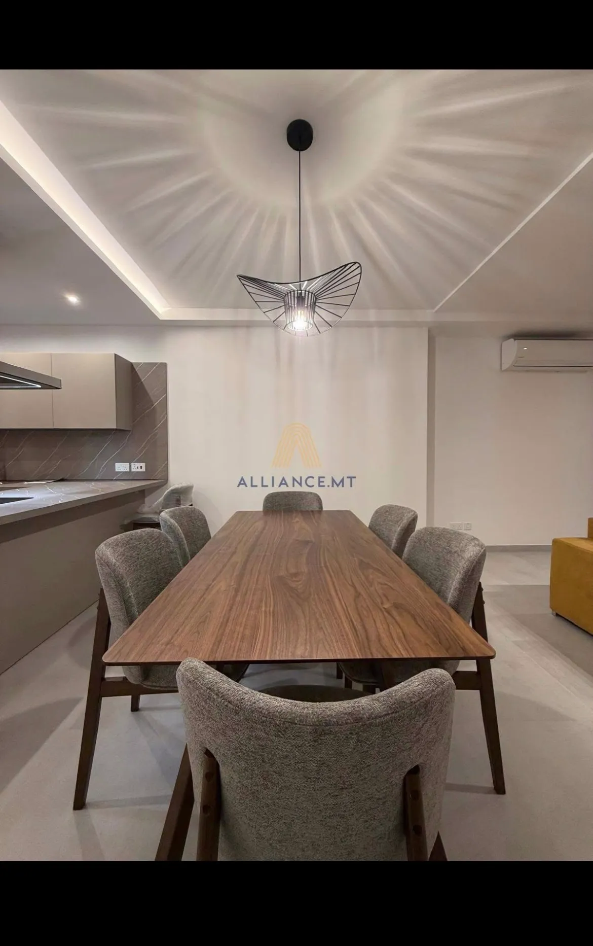 Elevated ground-floor maisonette