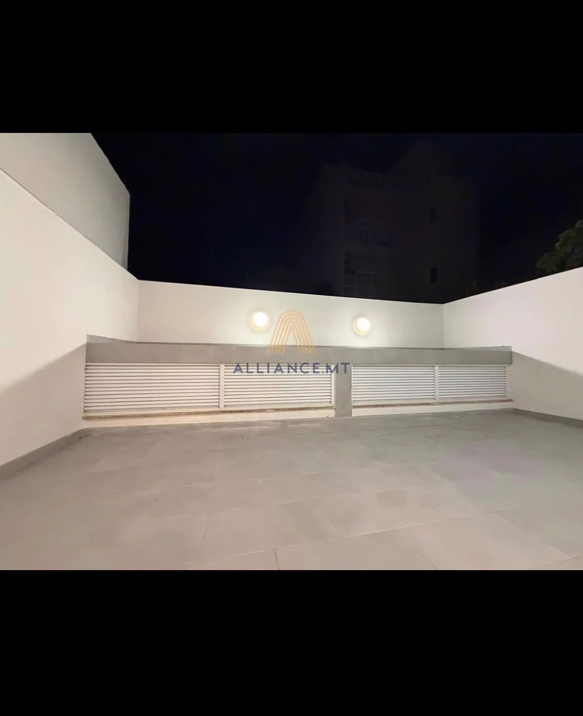 Elevated ground-floor maisonette