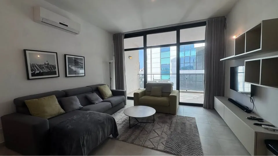 Bright and spacious 1-bedroom apartment in Pendergardens, St Julian's