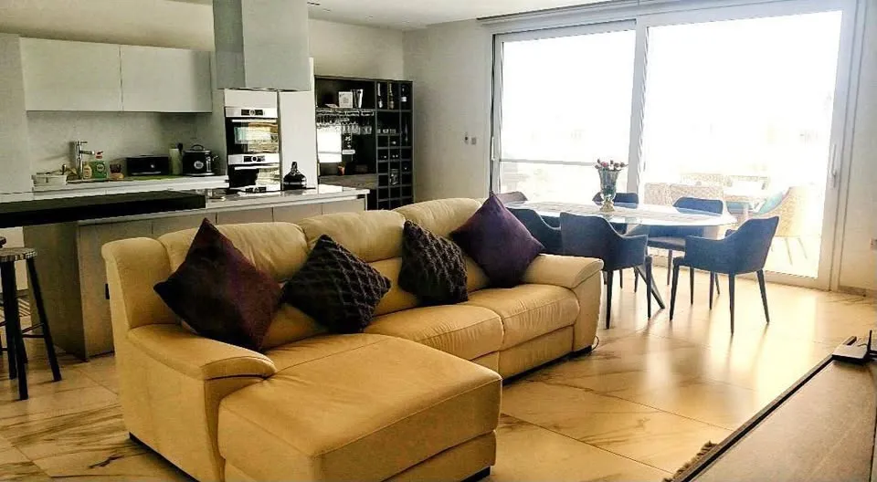 Exceptional three-bedroom apartment in Bahar ic Caghaq