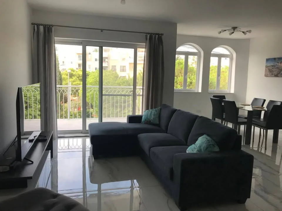 3 bedroom and 2 bathroom apartment in Swieqi