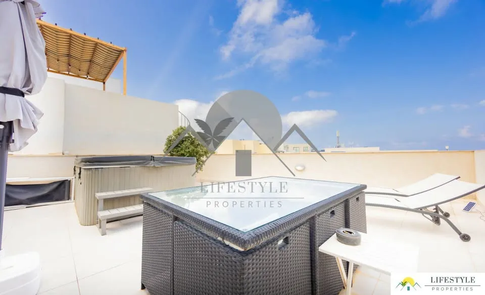 Swieqi 1 Double Bedroom Spacious Highly Finished Penthouse!