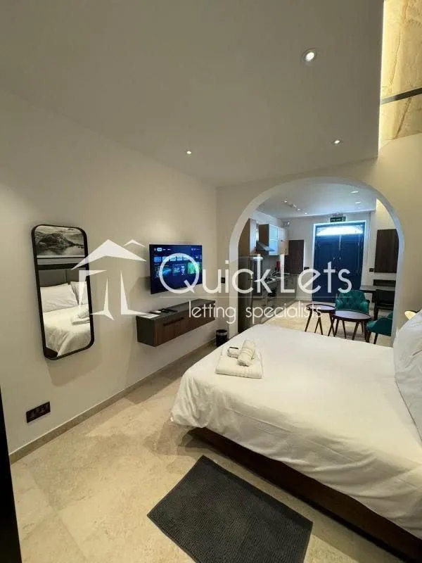 WATERFRONT STUDIO APARTMENT FOR RENT – KALKARA
