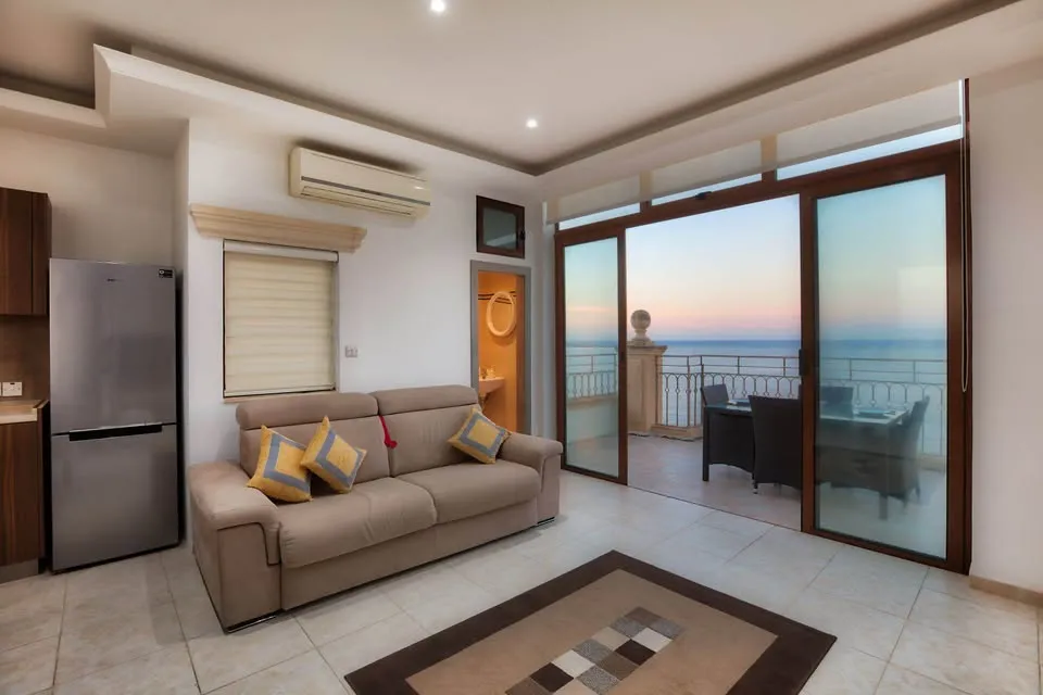 SEAFRONT 1-BEDROOM PENTHOUSE | BUGIBBA