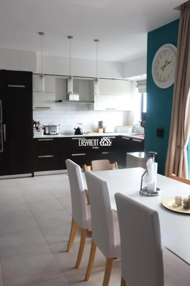 3 bedroom apartment for rent in Żejtun
