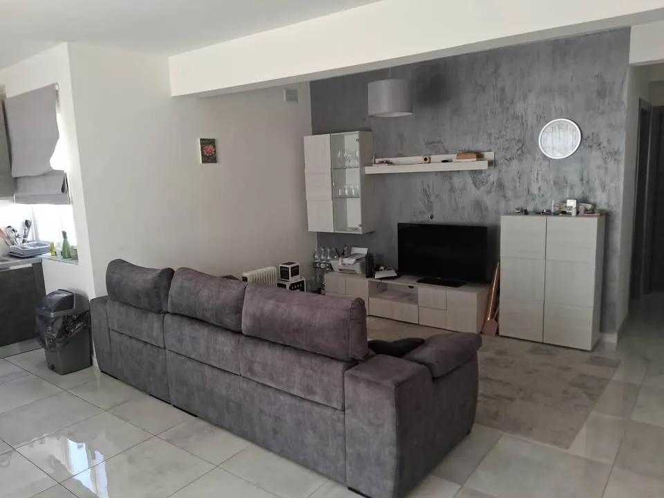 2-Bedroom Penthouse for Rent – Iklin