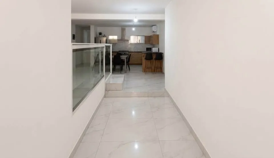 Spacious and bright 2 bedroom apartment located in Iklin