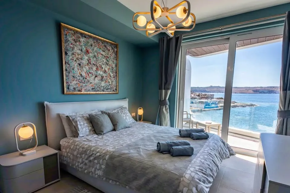 Highly Finished 2 Bedroom Seafront Apartment in Bugibba