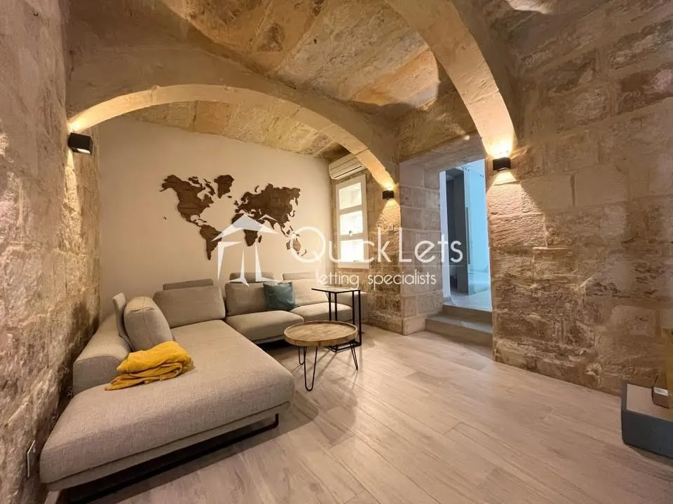 LUQA | Modern Three-Bedroom Townhouse