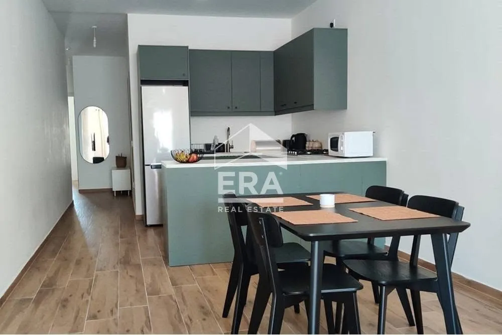 Bright 2 Bedroom Apartment with Stunning Country Views