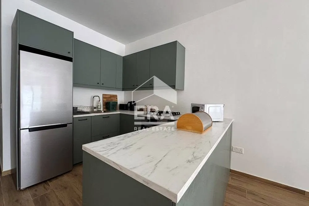 Bright 2 Bedroom Apartment with Stunning Country Views
