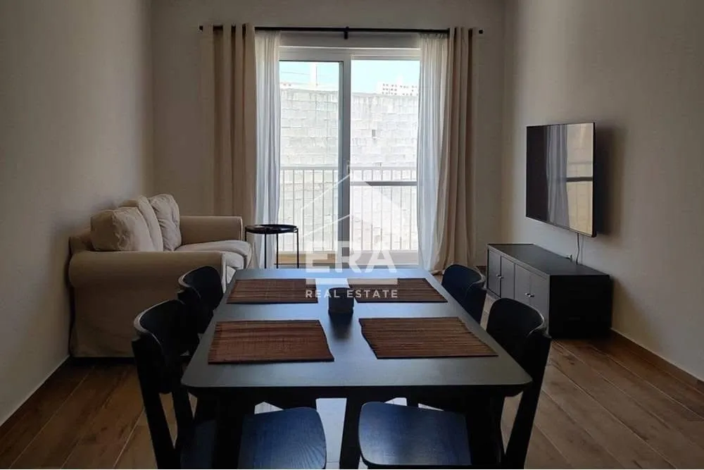 Bright 2 Bedroom Apartment with Stunning Country Views