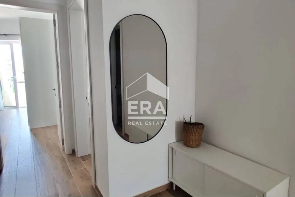 Bright 2 Bedroom Apartment with Stunning Country Views
