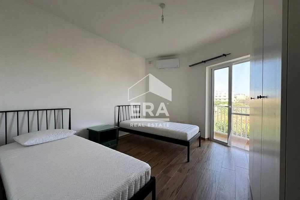 Bright 2 Bedroom Apartment with Stunning Country Views