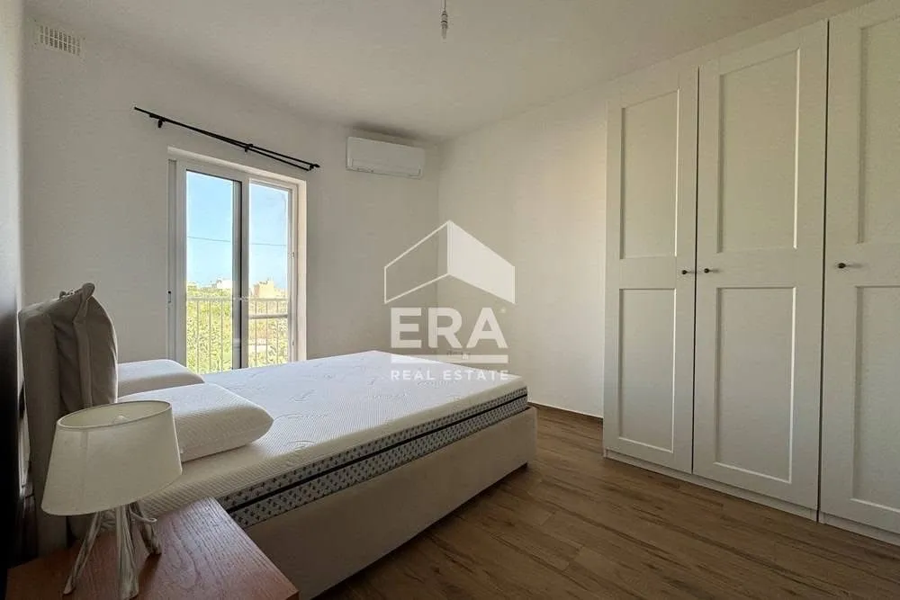 Bright 2 Bedroom Apartment with Stunning Country Views