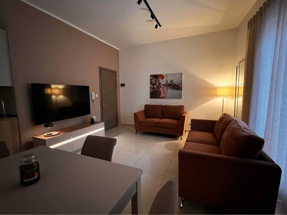 Stylish - Modern 2 Bedroom