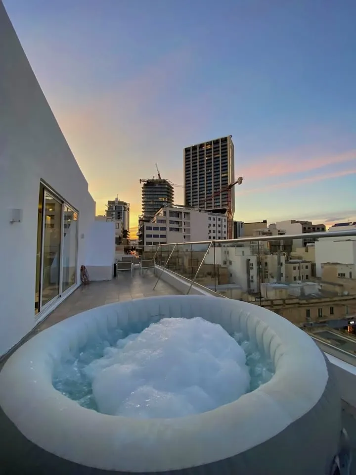 ST JULIANS | 1 Bedroom Penthouse