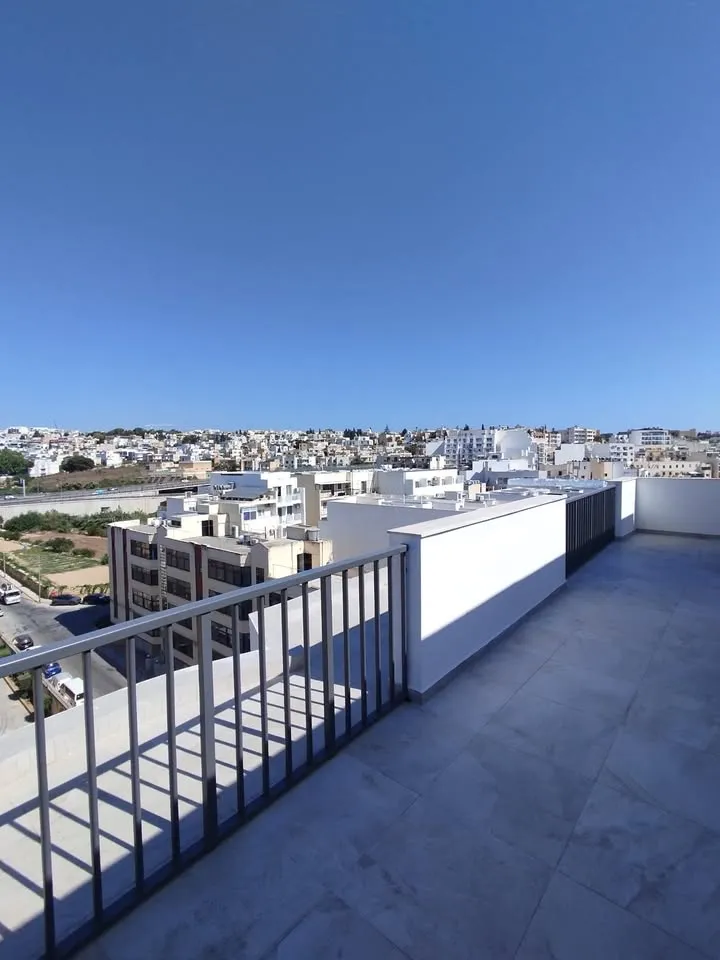 Modern 1 Bedroom Penthouse in Gzira