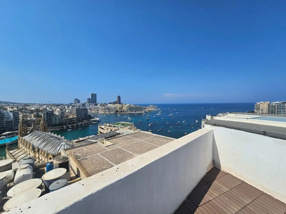 Luxury 2-Bedroom Penthouse with Sea Views in Sliema