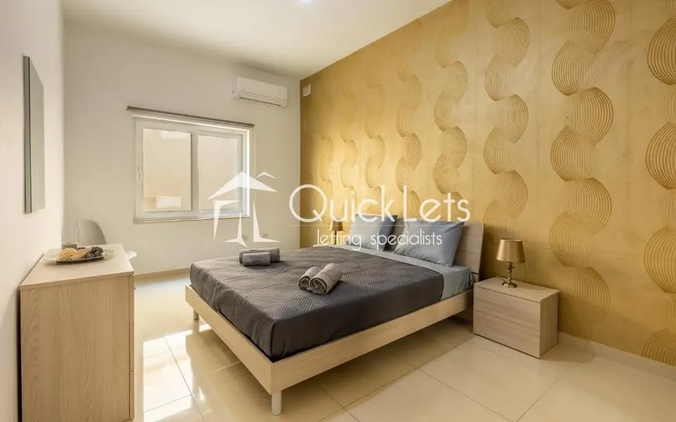 STUNNING THREE-BEDROOM GROUND FLOOR APARTMENT | ST JULIAN'S