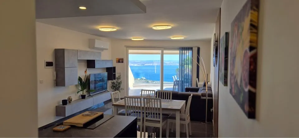 Beautifully presented penthouse