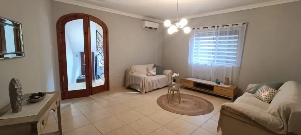 3 bedroom, 2 bathroom maisonette in Għargħur