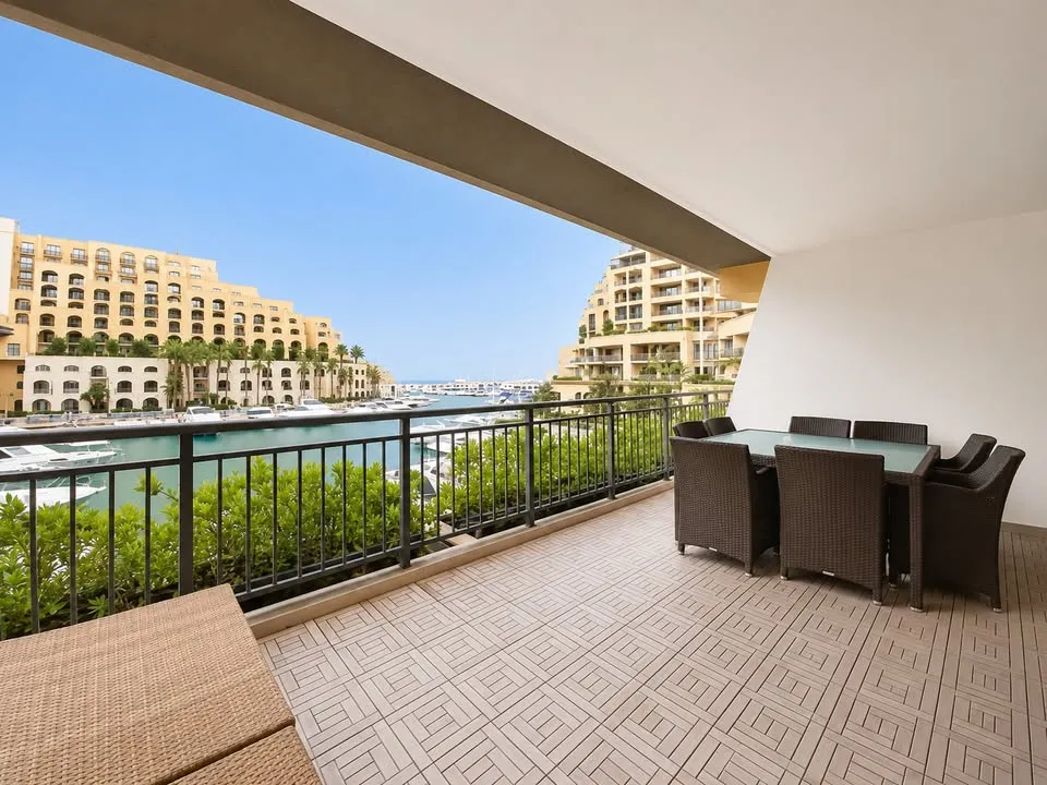 3-bedroom seafront apartment available now in Portomaso Marina!