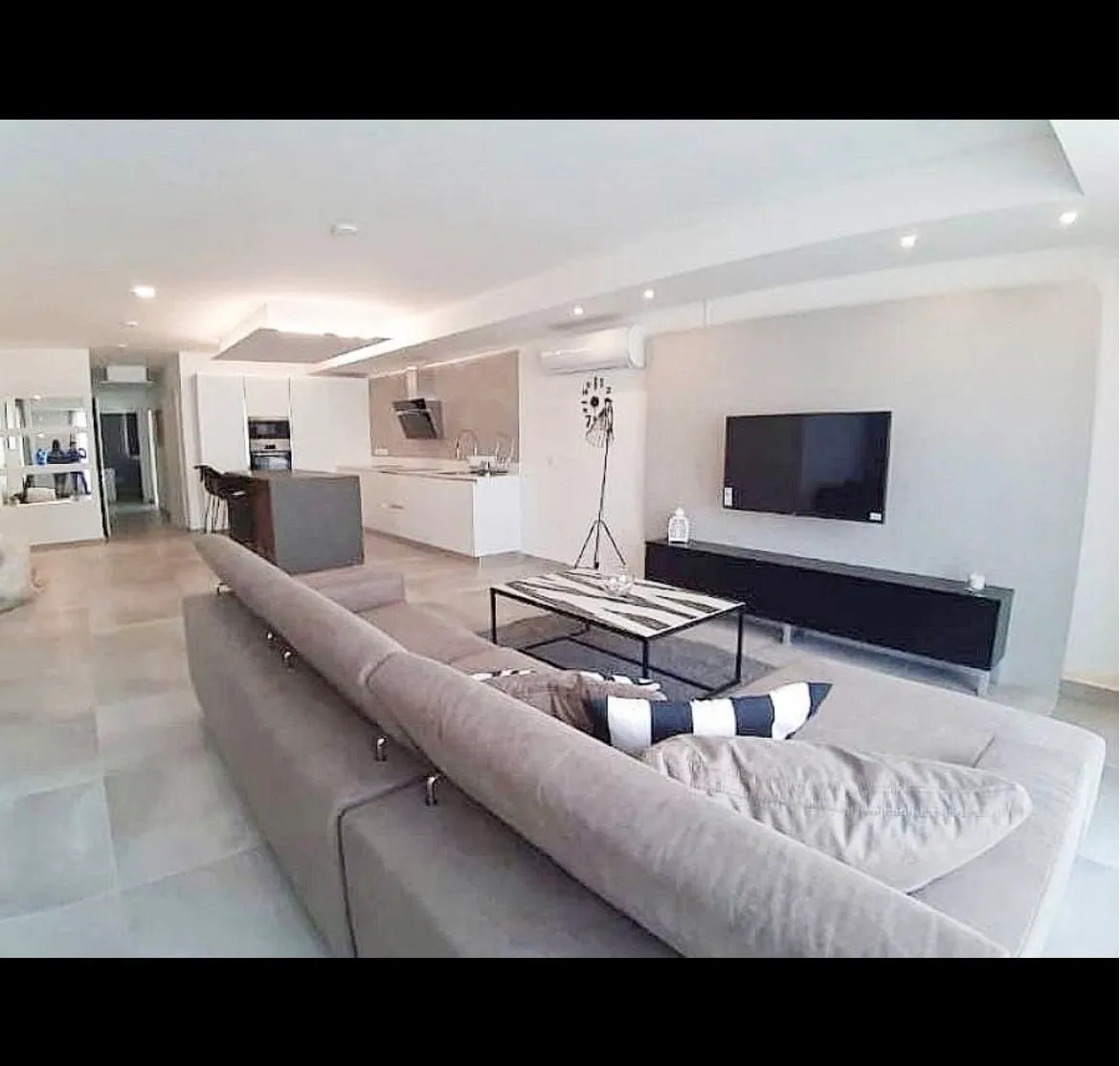 SWIEQI - LARGE 3 BEDROOMS APARTMENT FOR RENT