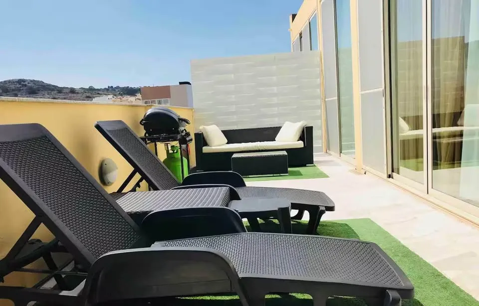 Modern 1 Bedroom Studio Penthouse in Saint Paul's Bay