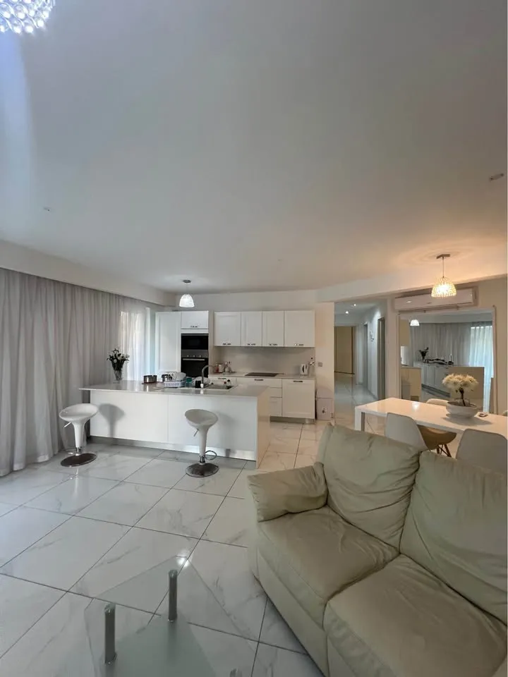 LUXURIOUS 3-BEDROOM APARTMENT IN SWIEQI – FOR RENT