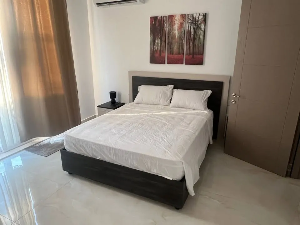 Modern 3 bed apartment in St Julians