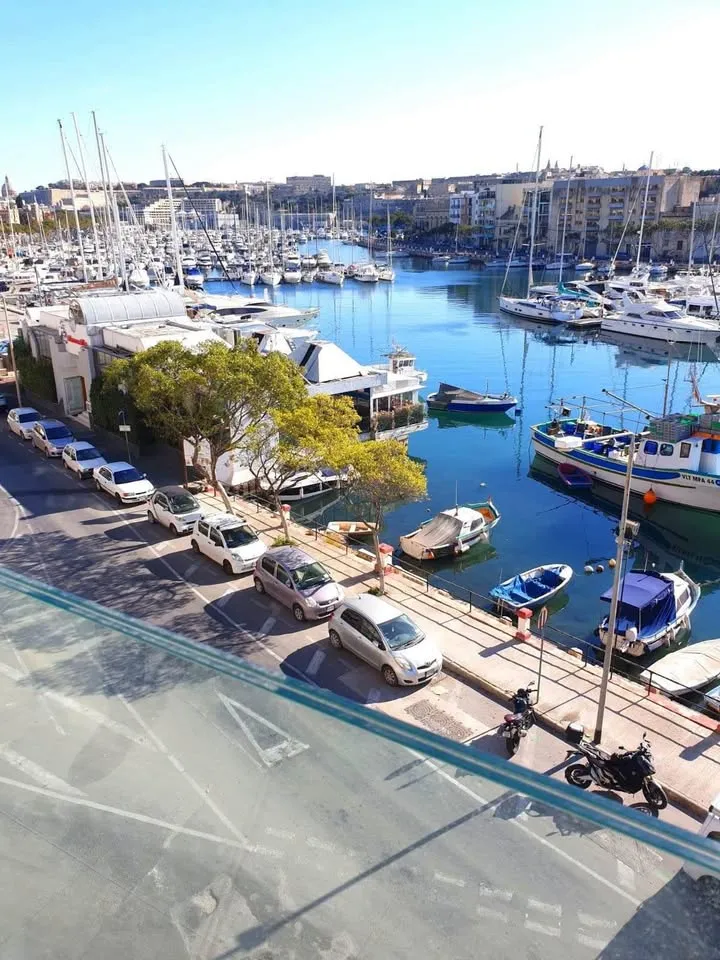 Modern and bright seafront apartments in Ta' Xbiex