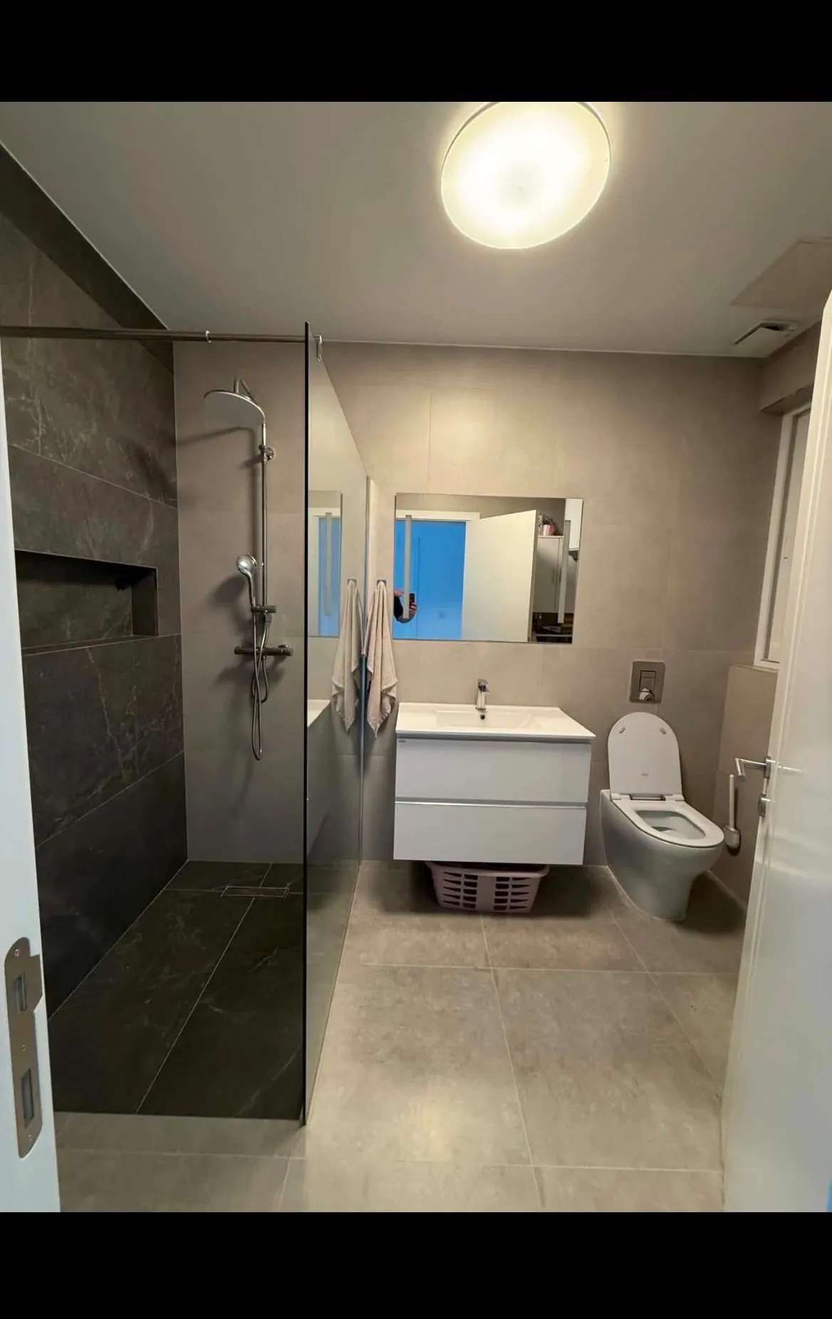 Direct from owner: Bright, modern, new apartment with stunning 180° open views in Marsaxlokk