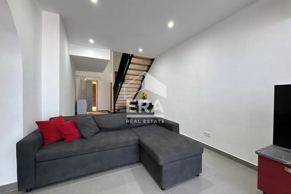 Spacious Seafront 4-Bedroom Duplex – Marsalforn, Gozo