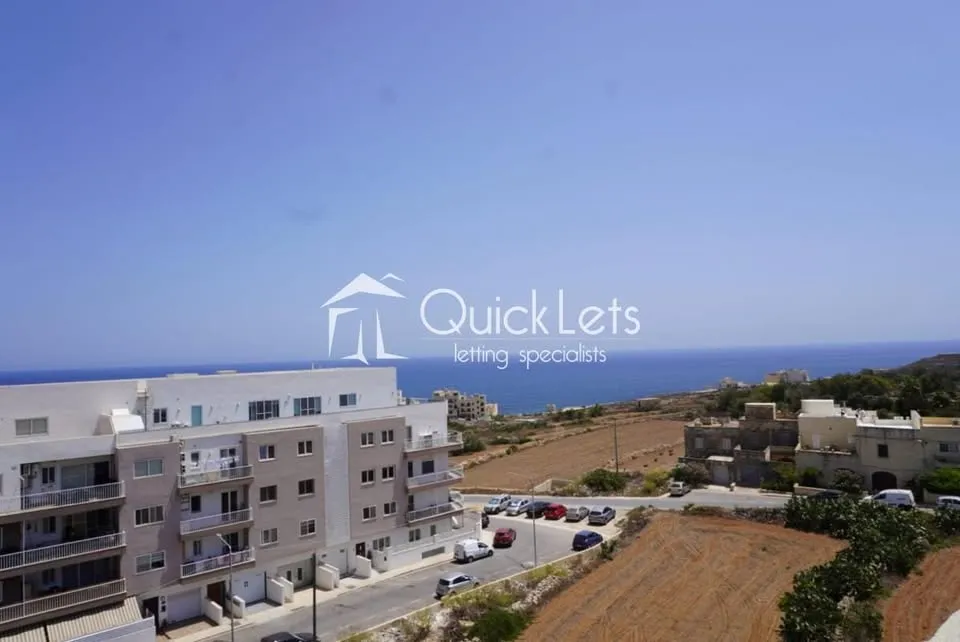 2 Bedrooms Penthouse in Xghajra