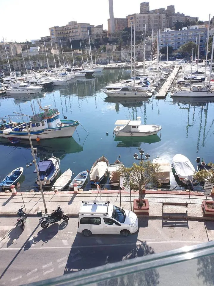 Ta Xbiex Ultra Modern & Large ( 155sqm ) Sea Front Apartment
