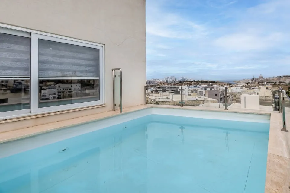 Three-bedroom penthouse in Ta’ Xbiex