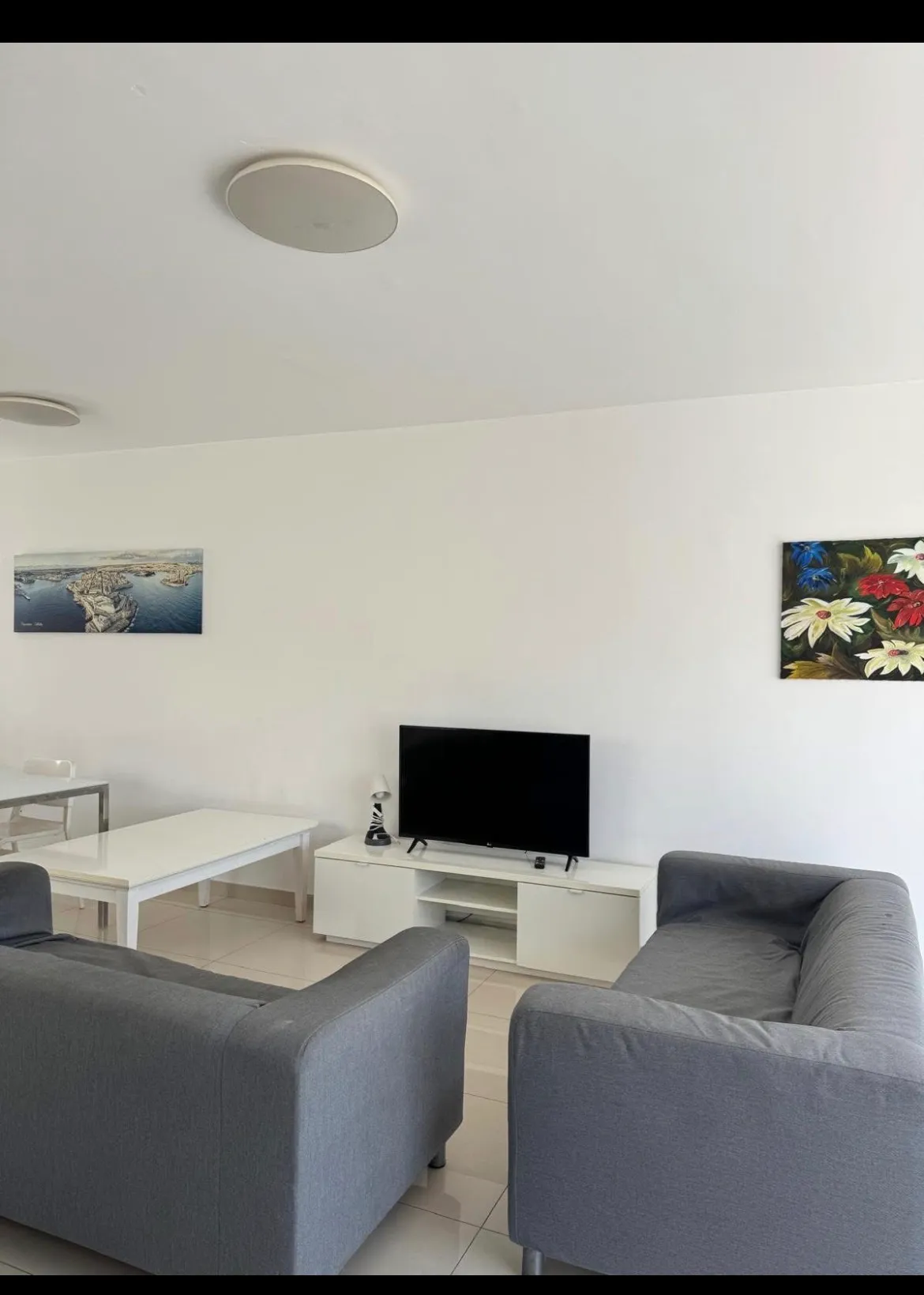 Modern and bright 3-bedroom apartment