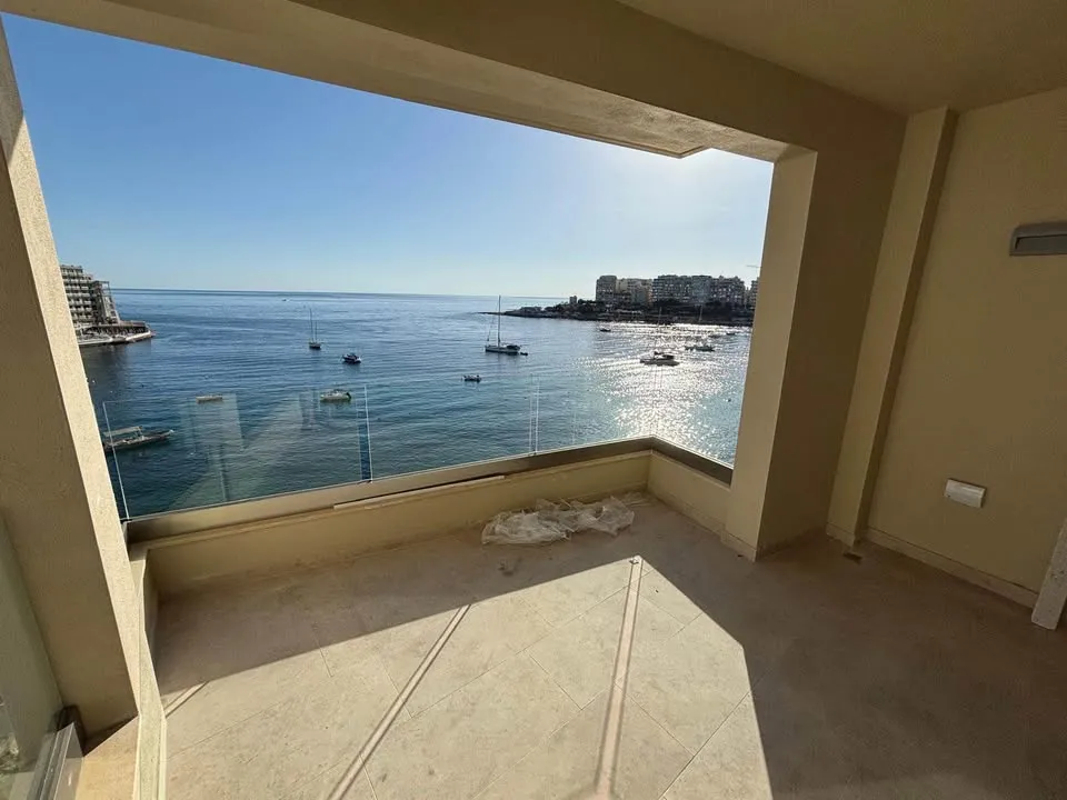 2 bedroom 2 bathroom apartment in central St Julians. Beautiful View