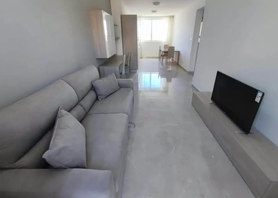 NEWLY FINISHED 2 BED 2 BATH