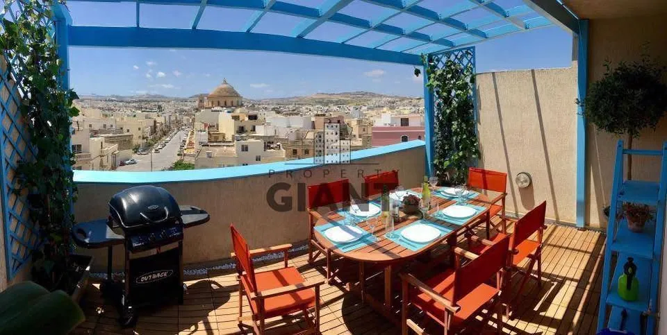 2 Bedroom Penthouse in Mosta