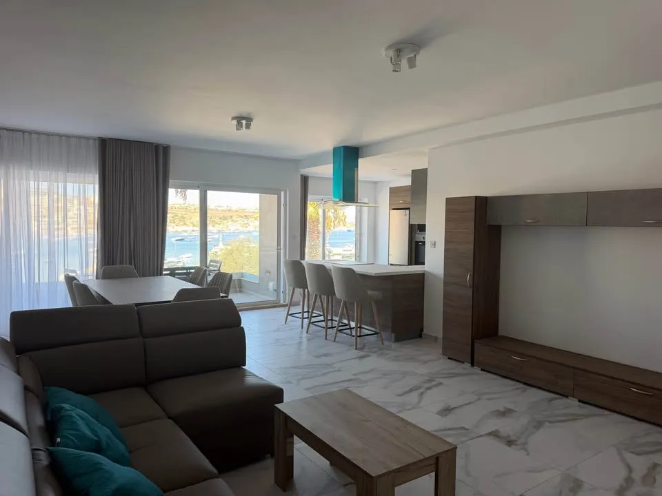 BRAND NEW 2 bedroom apartment in St pauls bay with sea view