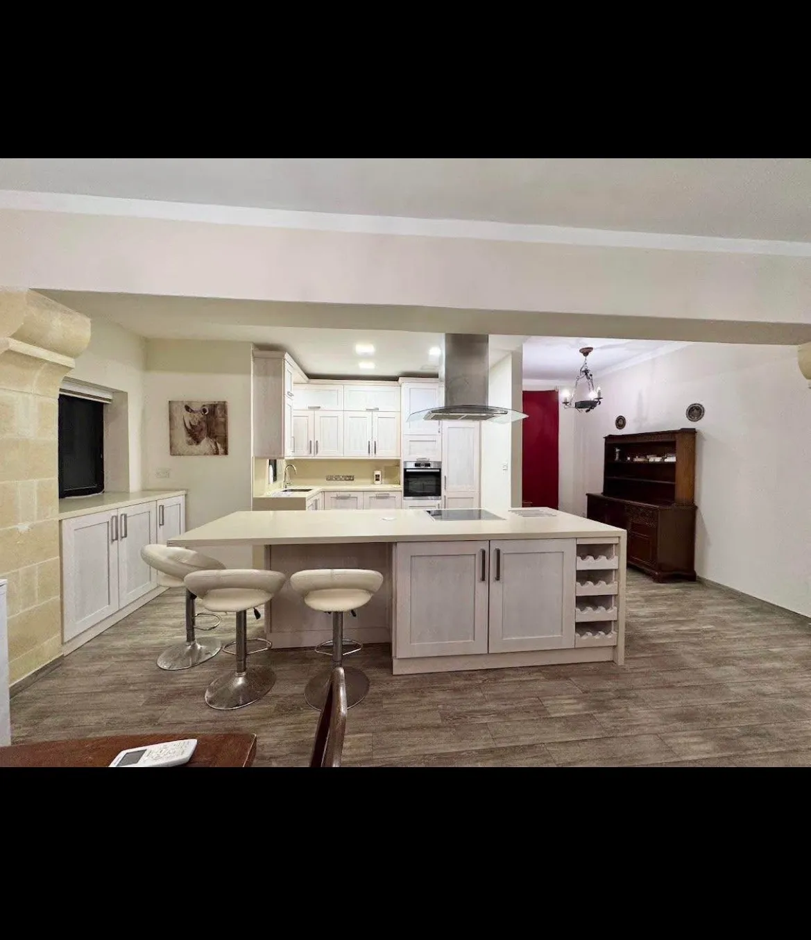 St Julian's Large Modern Maisonette