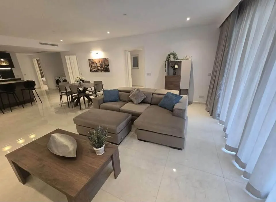 Highly Finished 2 Bedroom Apartment in Swieqi