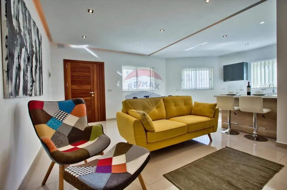 Modern two double bedroom maisonette in Għargħur