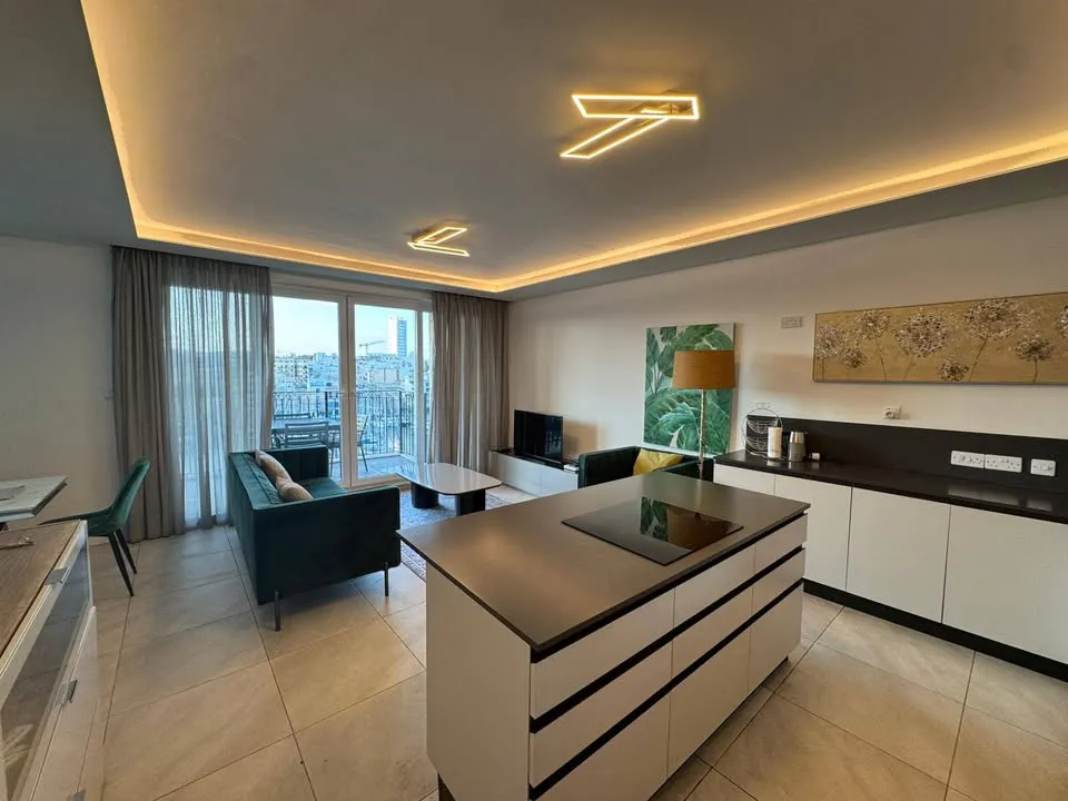 PIETÀ - SEAFRONT APARTMENT FOR RENT