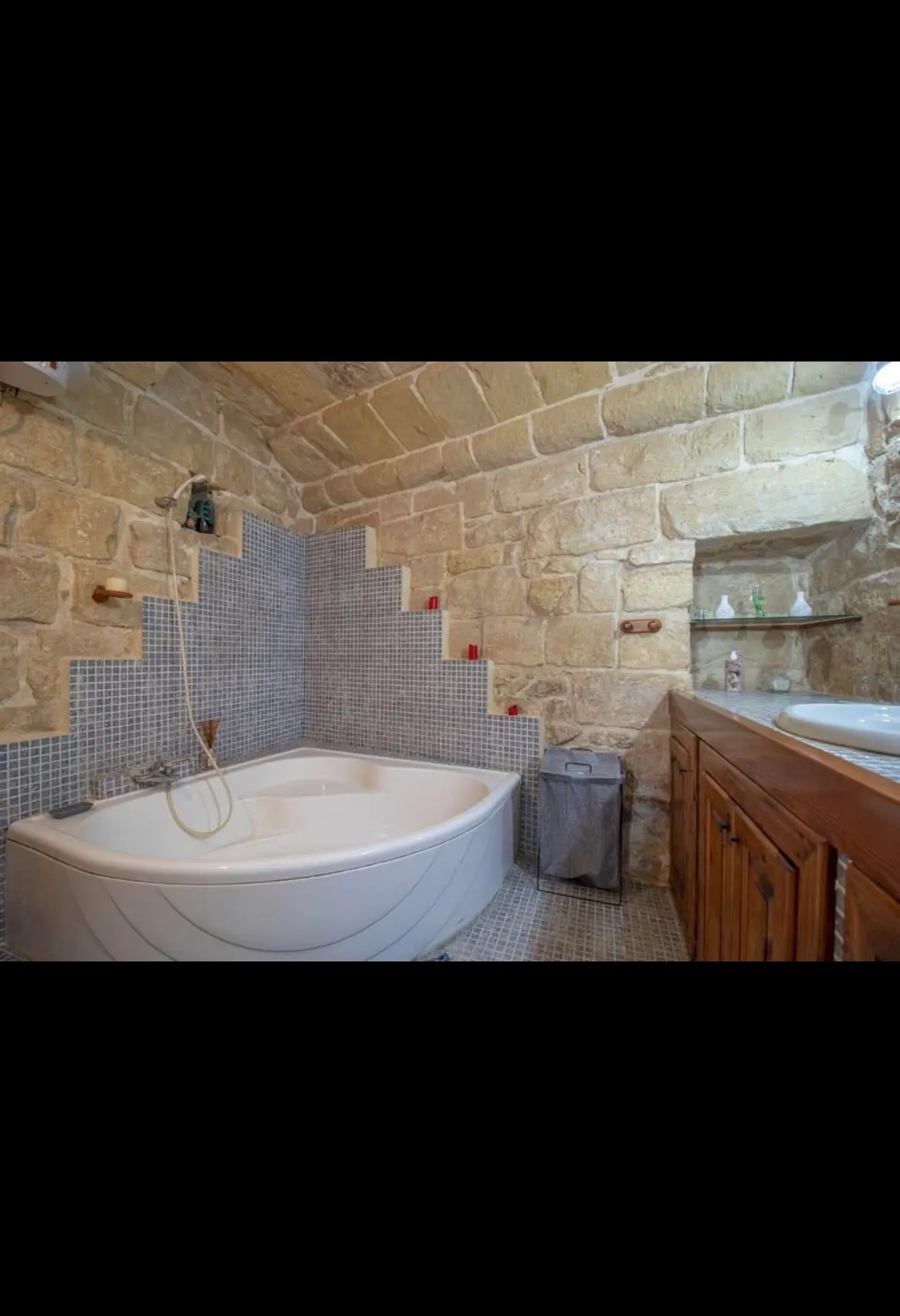 ZEJTUN FARMHOUSE FOR LONG LET