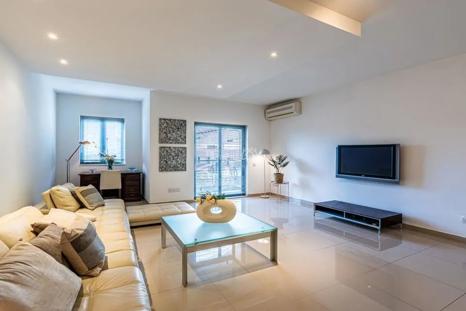 3-bedroom apartment for rent in Swieqi